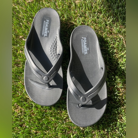 Sketchers Black Foamies flip-flops Sz 5 - Picture 1 of 5